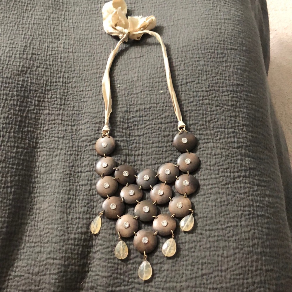 Stella and dot bib necklace